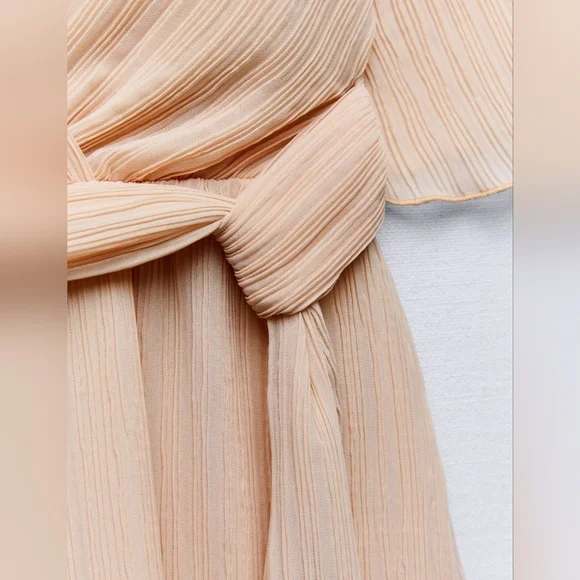 🔥Last 2🔥 ZARA Pleated dress - Picture 3 of 5